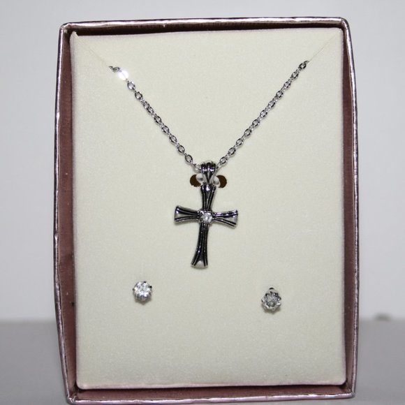 New in box silver cross necklace w earrings